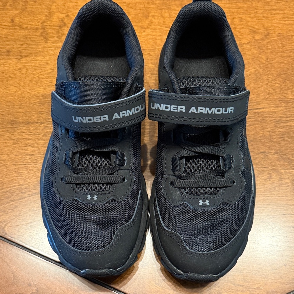Under Armour Kids Black Sneakers